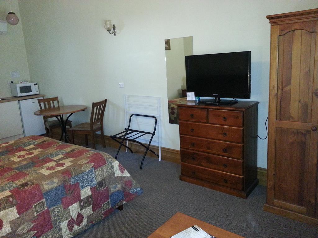 Sonbern Lodge Motel Wallaroo Room photo