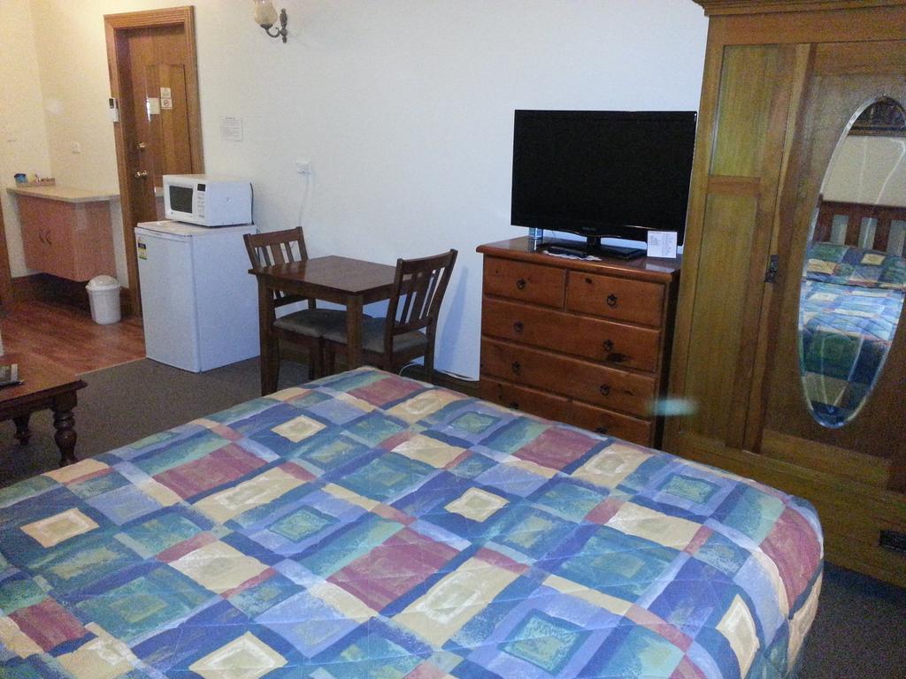 Sonbern Lodge Motel Wallaroo Room photo