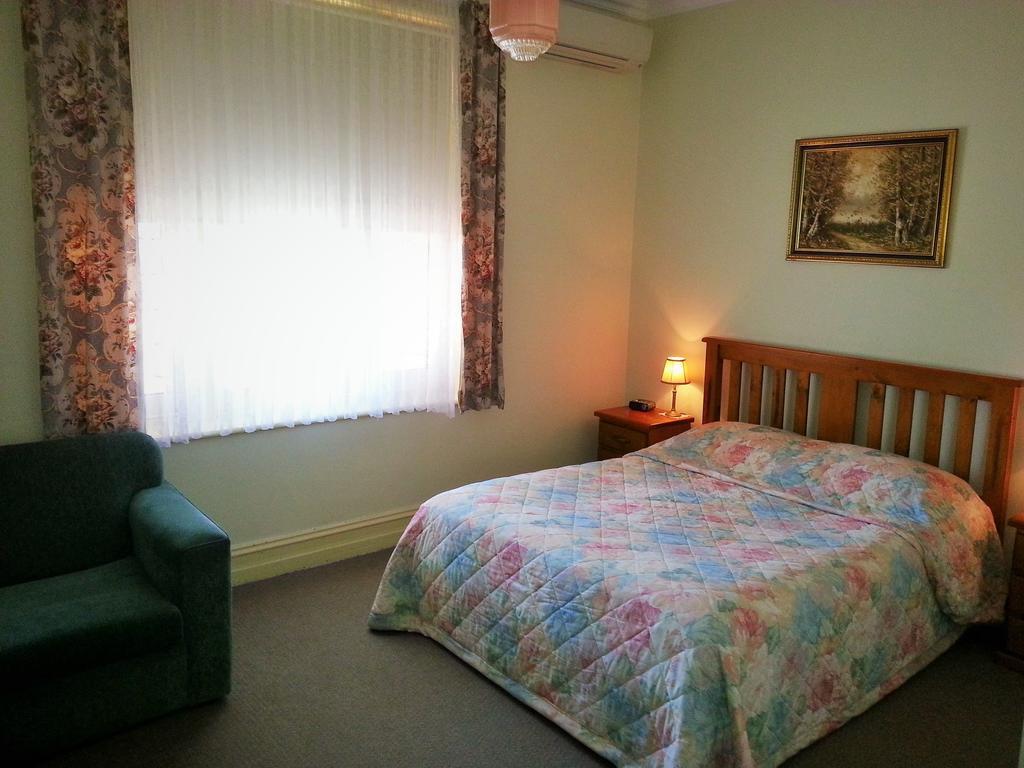 Sonbern Lodge Motel Wallaroo Room photo